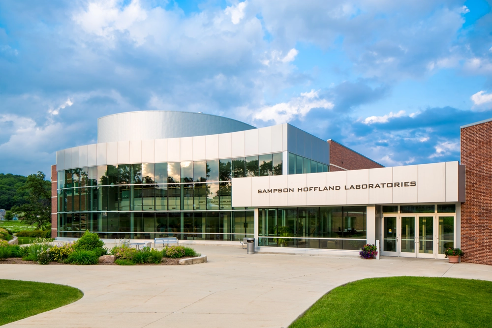 Luther Sampson-Hoffland Science Center, institutional construction